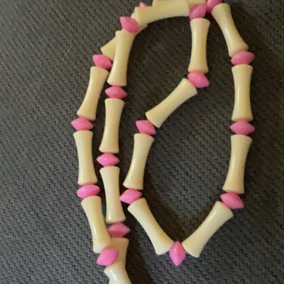 “MCM PINK BEADED VINTAGE NECKLACE” Costume Jewelry. - Picture 12 of 13